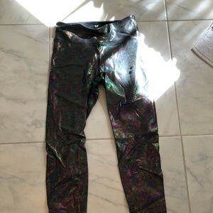 Heroine Sport Metallic Leggings Size Medium